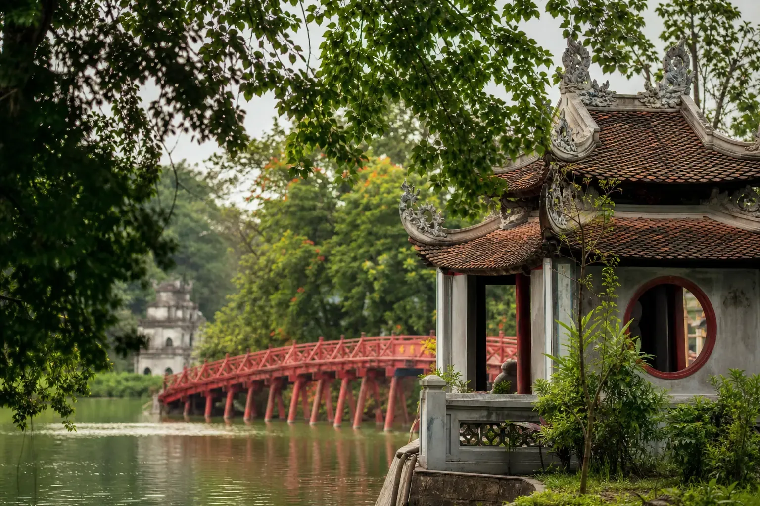 2. Hoan-Kiem-See & Ngoc-Son-Tempel: Hanois grüne Seele